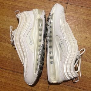 All white air max size 8 women